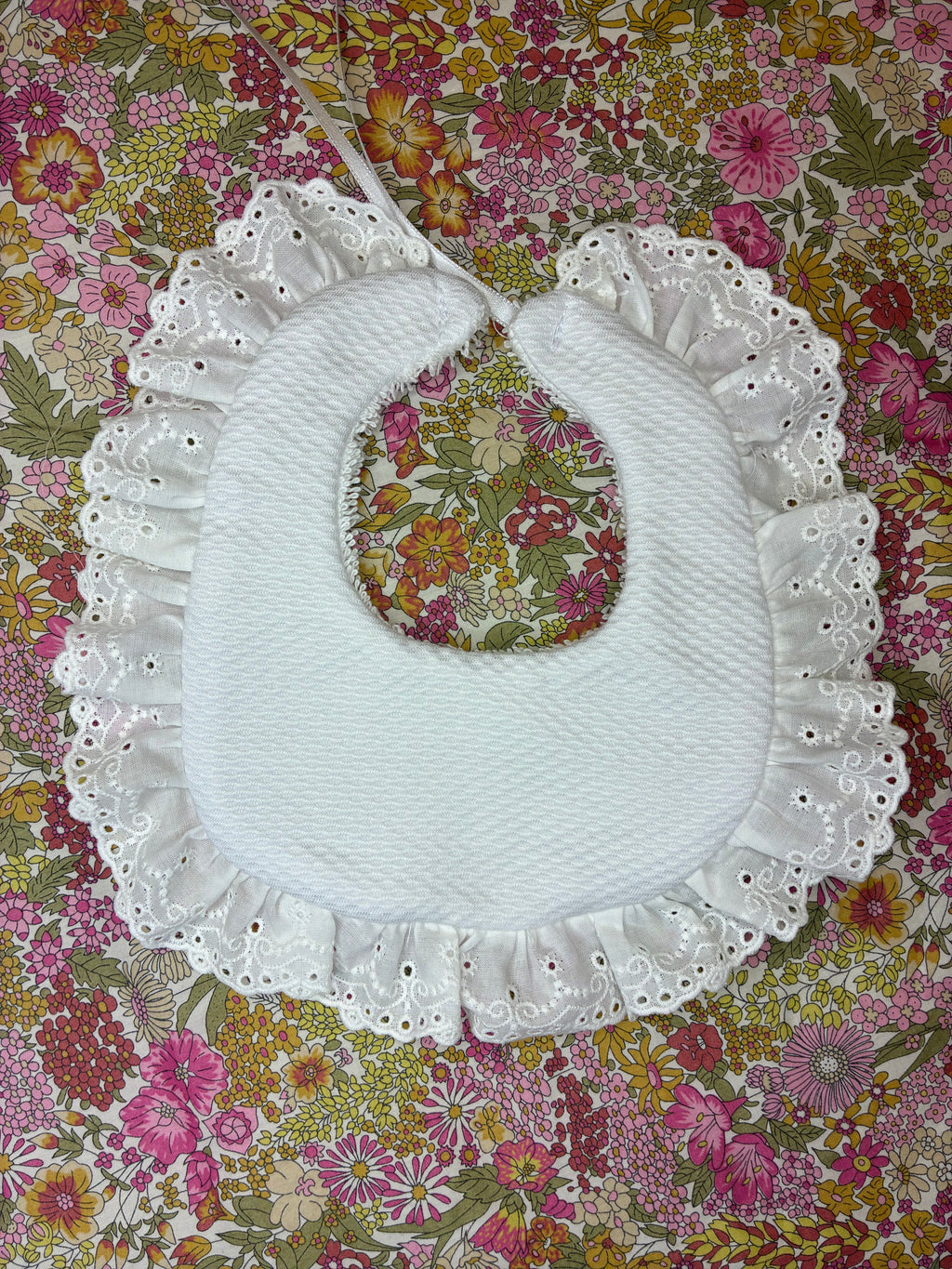 BABERO OLIVIA PIQUÉ BLANCO 002