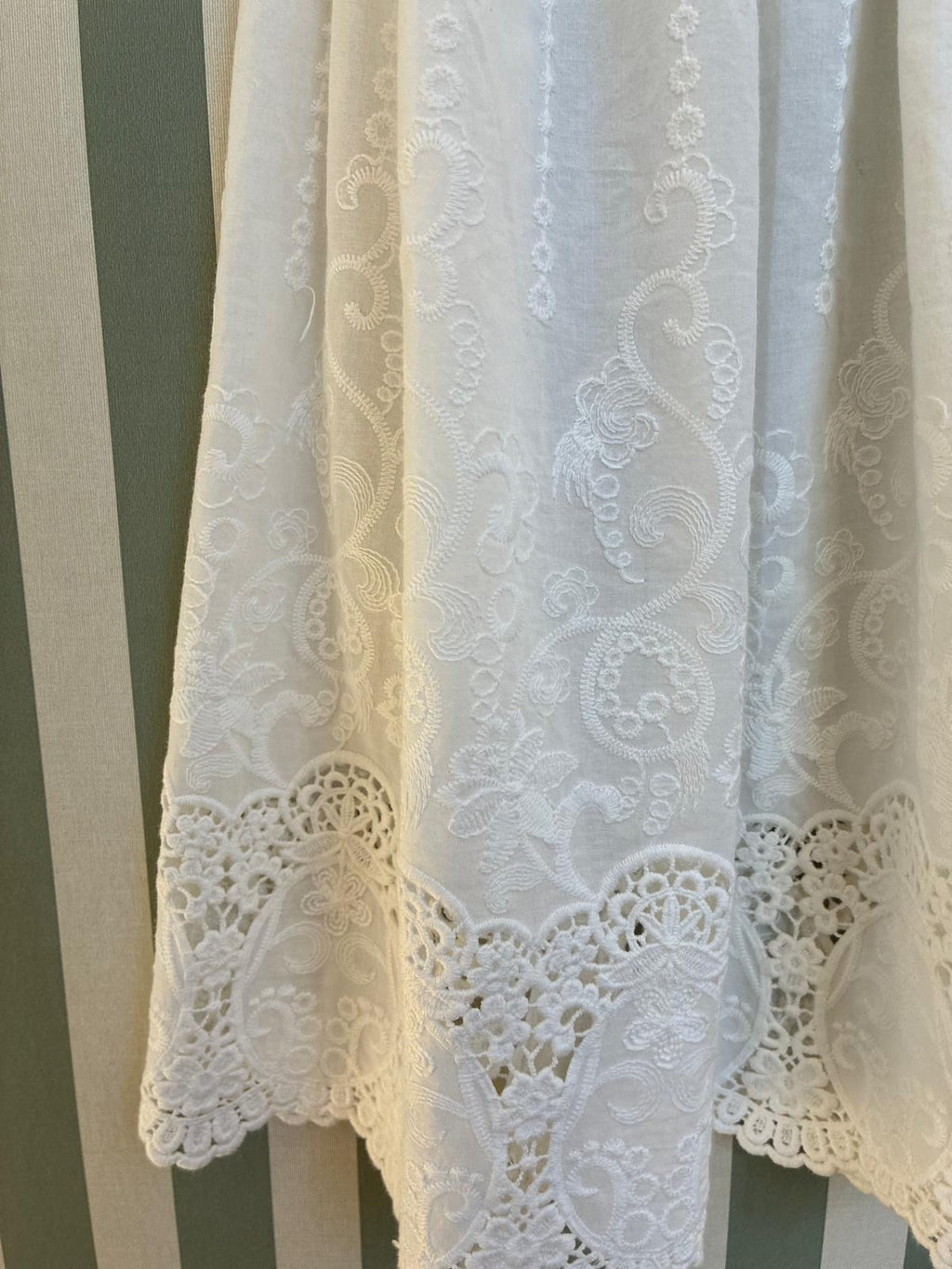 BATÓN PUNTO BLANCO MODELO 002