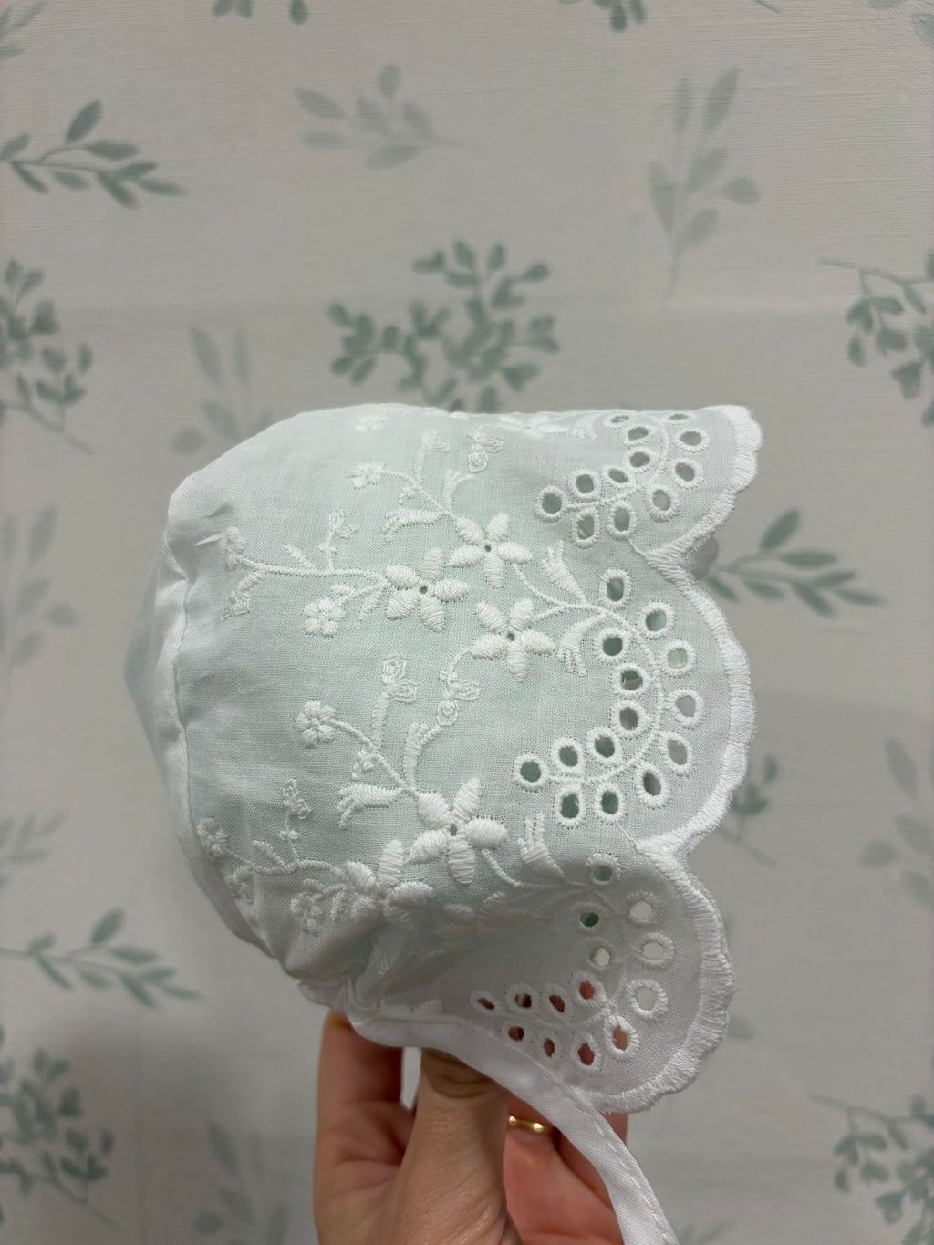 Capota blanca triflor