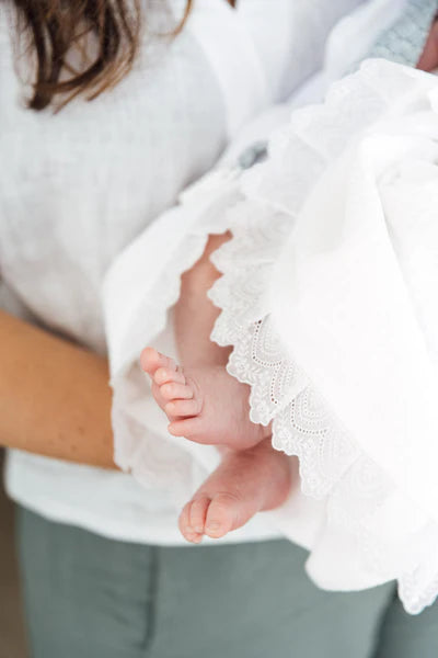 ARRULLO PIQUÉ blanco coralina blanca